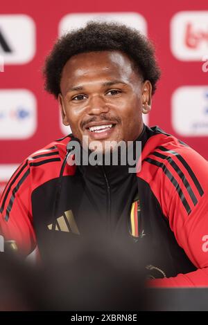 Freiberg, Germania. 13 giugno 2024. Lois Openda belga nella foto durante una conferenza stampa della nazionale belga di calcio Red Devils, giovedì 13 giugno 2024 nel loro campo base a Freiberg am Neckar, Germania, in preparazione dei Campionati europei di calcio UEFA Euro 2024. I Red Devils giocano nel gruppo F ai Campionati europei di Europa 2024 in Germania. BELGA PHOTO BRUNO FAHY credito: Belga News Agency/Alamy Live News Foto Stock