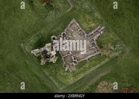 castello di edlingham vicino ad alnwick, northumberland, vista dall'alto Foto Stock