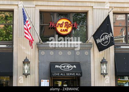 Washington DC, USA - 3 maggio 2024: Vista frontale esterna dell'Hard Rock Cafe nel centro di Washington DC Foto Stock