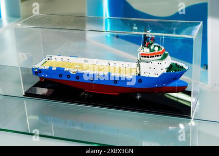 Modelli di navi e navi per l'industria petrolifera e del gas alla fiera. Baku. Azerbaigian. Foto Stock