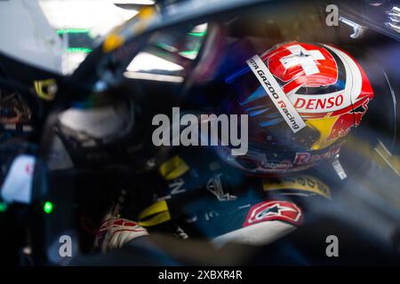 BUEMI Sebastien (swi), Toyota Gazoo Racing, Toyota GR010 - Hybrid #08, Hypercar, FIA WEC, ritratto durante le prove libere 3 della 24 ore di le Mans 2024, 4° round del Campionato Mondiale Endurance 2024, sul circuito des 24 Heures du Mans, il 13 giugno, 2024 a le Mans, Francia Foto Stock