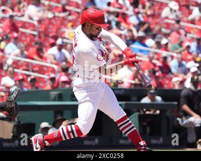 St. Louis, Stati Uniti. 13 giugno 2024. I St. Louis Cardinals Jose Fermin giocano nel secondo inning contro i Pittsburgh Pirates al Busch Stadium di St. Louis giovedì 13 giugno 2024. Foto di Bill GreenblattUPI credito: UPI/Alamy Live News Foto Stock