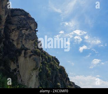 Faccia Inca sulla roccia. Rovine di Ingapirca, Ecuador. Profilo di un uomo nella roccia. Foto Stock