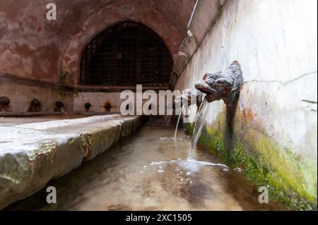 Una delle attrazioni di Cefalù, il Lavatoio medievale, Sicilia, Italia una delle attrazioni di Cefalù, il Lavatoio medievale, Sicilia, Italia Foto Stock