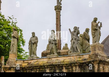 Kalvarienberg Calvaire, Kirche Eglise Notre-Dame-de-confort de Meilars, confort-Meilars, Departement Finistere Penn ar Bed, Region Bretagne Breizh, Frankreich *** Calvaire Calvaire, Church Eglise Notre Dame de confort de Meilars, confort Meilars, Department Finistere Penn ar Bed, Region Bretagne Breizh, Francia Foto Stock