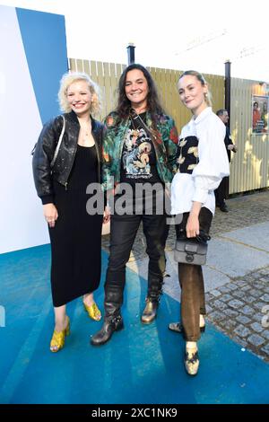 Luisa-Celine Gaffron, Katja von Garniernd und Lea van Acken bei dem FEST DER PRODUKTIONSALLIANZ a Berlino 13.06.2024 *** Luisa Celine Gaffron, Katja von Garniernd e Lea van Acken al FEST DER PRODUKTIONSALLIANZ a Berlino 13 06 2024 Foto Stock