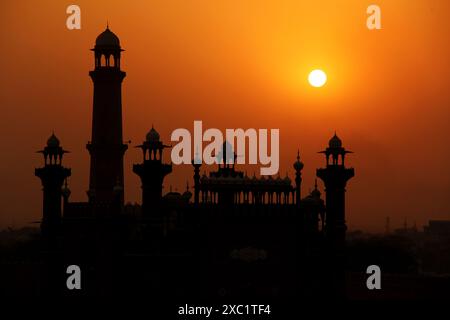 Splendido tramonto e Badshahi Masjid lahore pakistan Foto Stock