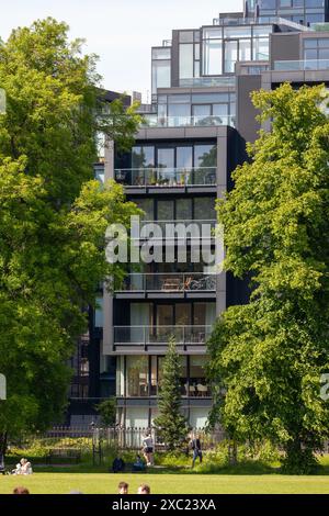 Appartamenti Quartermile con vista su Meadows, Edimburgo, Scozia Foto Stock