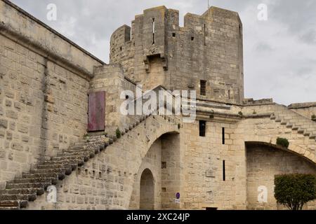 Bastioni storici della città di Aigues-Mortes nelle Camargues Foto Stock