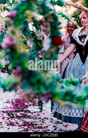 Danza floreale nella processione del Corpus Christi Foto Stock