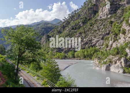 Fiume VAR vicino a Malaussene, Alpes Maritimes, Francia sudorientale Foto Stock