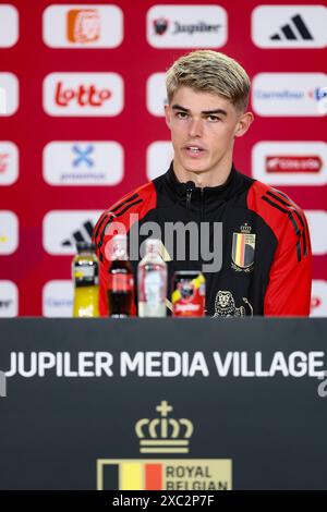 Freiberg, Germania. 14 giugno 2024. Charles De Ketelaere, in Belgio, nella foto durante una conferenza stampa della nazionale belga di calcio Red Devils, venerdì 14 giugno 2024 nel loro campo base a Freiberg am Neckar, Germania, in preparazione dei Campionati europei di calcio UEFA Euro 2024. I Red Devils giocano nel gruppo F ai Campionati europei di Europa 2024 in Germania. BELGA PHOTO BRUNO FAHY credito: Belga News Agency/Alamy Live News Foto Stock