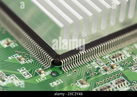 Primo piano del processore per computer con dissipatore di calore Foto Stock