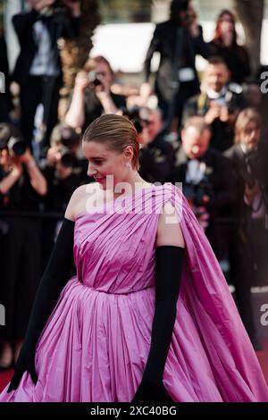 CANNES, FRANCIA - 23 MAGGIO: Greta Gerwig partecipa al Red carpet de l'amour Ouf al Festival de Cannes 2024, a Cannes, Francia (foto di Giovanna Foto Stock