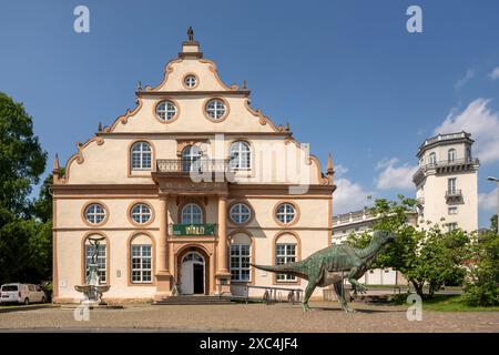 Kassel, Ottoneum (Heute Naturkundemuseum), 1605/1606 als Schauspielhaus erbaut, Ostfassade, Rechts Museum Fridericianum mit Zwehrenturm Foto Stock