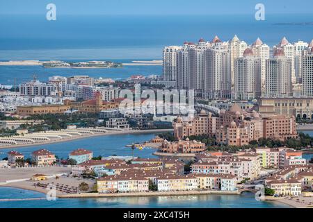 Vista aerea del quartiere Qanat di Peral Qatar e della viva bahriya Foto Stock