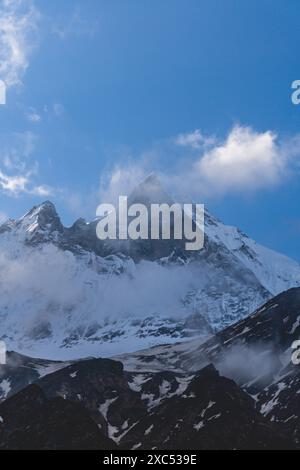 Montagna in Nepal, campo base dell'Annapurna, montagna Machapuchare, Annapurna Trekking, viaggi in Nepal, la bellezza del Nepal Foto Stock