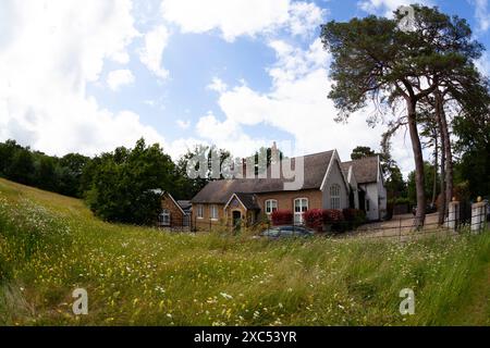 La Old National School, Keston Common, Bromley, Kent. Una scuola vittoriana del villaggio 1855-1967 e 1972-1999 come Keston College, un istituto per i diritti umani. Foto Stock