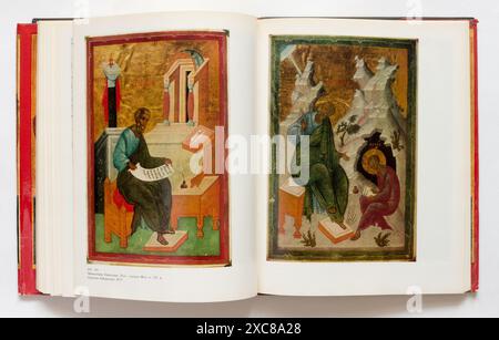Pittura e miniatura di Mosca dalla metà del XV all'inizio del XVI secolo, di Popov, pubblicato per la prima volta nel 1975 in URSS. Foto Stock
