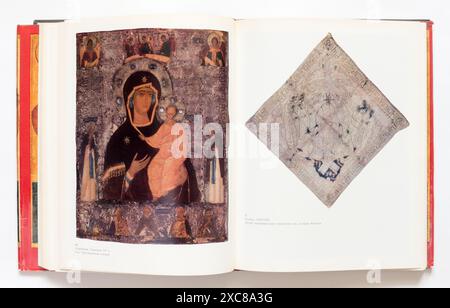 Pittura e miniatura di Mosca dalla metà del XV all'inizio del XVI secolo, di Popov, pubblicato per la prima volta nel 1975 in URSS. Foto Stock