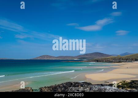 Onde infranti su Lar Beach - Traigh Lar sulla costa occidentale dell'Isola di Harris. Foto Stock