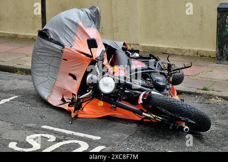 Brighton, East Sussex. Meteo Regno Unito 15 GIUGNO 2024 43 raffiche di vento a Brighton Hove Inghilterra Regno Unito. Credito Caron Watson / Alamy Live News Foto Stock