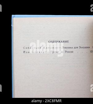 The "from Russia, with Love" (in russo: Привет из России) di Ian Fleming, pubblicato per la prima volta nel 1990 in URSS. Foto Stock