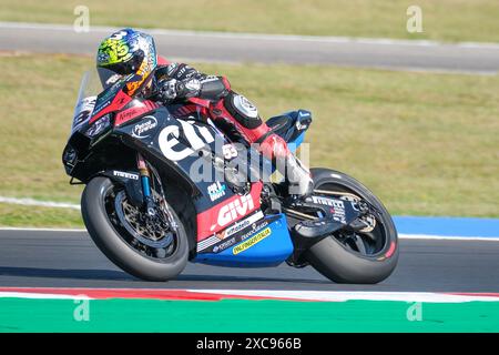 Rimini, Italia. 15 giugno 2024. (53) Tito Rabat dalla Spagna della Kawasaki Puccetti Racing, cavalca la Kawasaki ZX-10RR in azione durante il Campionato del mondo FIM Motul Superbike - prove libere dell'Emilia Romagna Round al Marco Simoncelli World Circuit di Misano Adriatico il 15 giugno 2024 a Misano Adriatico, Rimini, Italia. Crediti: Roberto Tommasini/Alamy Live News Foto Stock