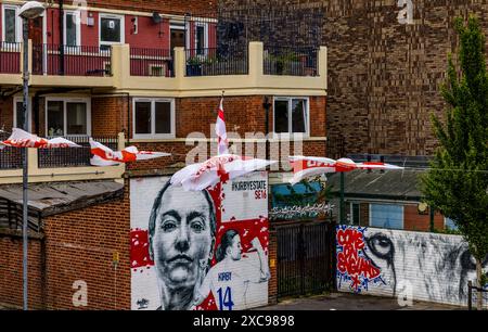 Un murale della giocatrice femminile inglese Fran Kirby al Kirby Estate di Londra. L'Inghilterra inizierà la sua campagna di UEFA Euro 2024 domani quando affronterà la Serbia a Gelsenkirchen. Data foto: Sabato 15 giugno 2024. Foto Stock