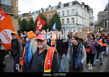 Lille, Francia. 15 giugno 2024. Dimostrazione di strada in reazione alla situazione politica in Francia, e contro il rischio di avere una maggioranza di estrema destra alle prossime elezioni legislative. Lille, Francia, il 15 giugno 2024. Foto di Christophe Forestier/ABACAPRESS. COM credito: Abaca Press/Alamy Live News Foto Stock