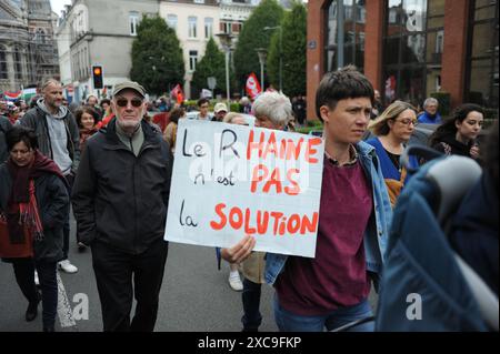Lille, Francia. 15 giugno 2024. Dimostrazione di strada in reazione alla situazione politica in Francia, e contro il rischio di avere una maggioranza di estrema destra alle prossime elezioni legislative. Lille, Francia, il 15 giugno 2024. Foto di Christophe Forestier/ABACAPRESS. COM credito: Abaca Press/Alamy Live News Foto Stock