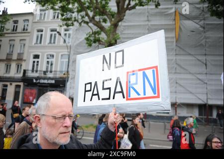 Lille, Francia. 15 giugno 2024. Dimostrazione di strada in reazione alla situazione politica in Francia, e contro il rischio di avere una maggioranza di estrema destra alle prossime elezioni legislative. Lille, Francia, il 15 giugno 2024. Foto di Christophe Forestier/ABACAPRESS. COM credito: Abaca Press/Alamy Live News Foto Stock