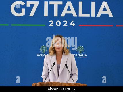 Egnazia, Italien, 15.06.2024: Borgo Egnazia: G7-Gipfel: Italiens Ministerpräsidentin Giorgia Meloni auf der abschließenden Pressekonferenz zum Ende des Gipfels *** Egnazia, Italia, 15 06 2024 Borgo Egnazia G7 Summit Italys Giorgia Meloni alla conferenza stampa conclusiva al termine del summit Copyright: XEttorexFerrari/dtsxNachtenagenturx dts 40294 Foto Stock
