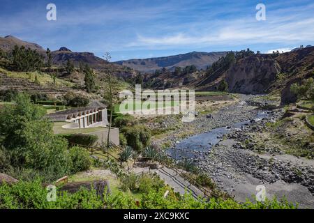 Colca Canyon, Perù - 7 dicembre 2023: Vedute dei paesaggi intorno all'hotel Colca Lodge, Colca Canyon Foto Stock