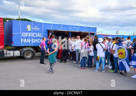 Negozio ufficiale di tifosi nella fase a gironi della partita GERMANIA, Regno Unito. , . Il 14 giugno 2024 a Monaco, Germania. Fotografo: ddp Images/STAR-Images credito: ddp media GmbH/Alamy Live News Foto Stock