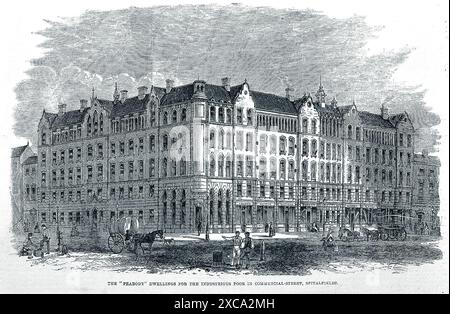 Un'illustrazione in legno bianco e nero raffigurante le Peabody Dwellings, un progetto abitativo costruito per i lavoratori poveri di Londra. L'edificio e' grande e imponente, con piu' piani e file di finestre. Si trova in Commercial Street a Spitalfields, un quartiere storico noto per la sua industria tessile. L'immagine cattura la vivace vita all'esterno dell'edificio, con pedoni, carrozze trainate da cavalli e altre attività. Foto Stock