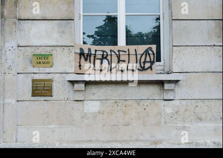 Parigi, Francia. 15 giugno 2024. Jan Schmidt-Whitley/le Pictorium - dimostrazione contro l'estrema destra e per il fronte popolare - 15/06/2024 - Francia/Ile-de-France (regione)/Parigi - a Parigi, una giornata in strada contro l'estrema destra in Francia e per il fronte popolare: Almeno 250.000 persone hanno marciato, secondo la polizia; i sindacati hanno rivendicato 640.000 manifestanti a livello nazionale. La dimostrazione procedette da Place de la Republique alla Nation in un'atmosfera tranquilla, con occasionali scontri alla fine della giornata. Crediti: LE PICTORIUM/Alamy Live News Foto Stock