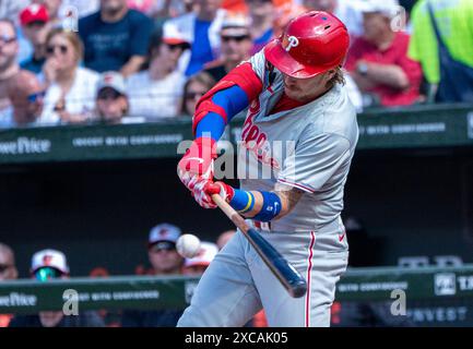 Baltimora, Stati Uniti. 15 giugno 2024. BALTIMORE, MD - 15 GIUGNO: La seconda base dei Philadelphia Phillies Bryson Stott (5) in battuta durante una partita della MLB tra i Baltimore Orioles e i Philadelphia Phillies, il 15 giugno 2024, all'Orioles Park a Camden Yards, a Baltimora, Maryland. (Foto di Tony Quinn/SipaUSA) credito: SIPA USA/Alamy Live News Foto Stock
