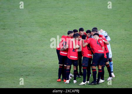 Rio de Janeiro, Brasile. 15 giugno 2024. Giocatori dell'Atletico Goianiense, durante la partita tra Fluminense e Atletico Goianiense, per la serie A 2024 brasiliana, allo Stadio Maracana, a Rio de Janeiro il 15 giugno. Foto: Nadine Freitas/DiaEsportivo/Alamy Live News crediti: DiaEsportivo/Alamy Live News Foto Stock