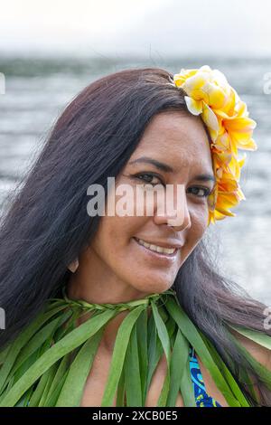 Bellezza dei mari del Sud, ballerino, Ori Tahiti, danza tahitiana, forma d'arte, tradizione, costume, ritratto, Moorea, Polinesia francese, Society Islands, Leeward Foto Stock