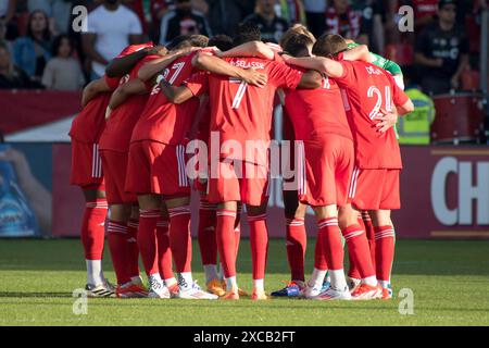 Toronto, Ontario, Canada. 15 giugno 2024. I giocatori del Toronto FC si riuniscono prima della partita della MLS tra il Toronto FC e il Chicago Fire FC al BMO Field di Toronto. Il gioco si è concluso nel 1-4 per il Chicago Fire FC (Credit Image: © Angel Marchini/ZUMA Press Wire) SOLO per USO EDITORIALE! Non per USO commerciale! Foto Stock