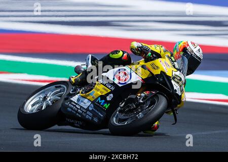 Misano Adriatico, Italia. 15 giugno 2024. Andrea Iannone del Team Goeleven con Ducati Panigale V4R visto in azione durante il FIM SBK Superbike World Championship Pirelli Emilia-Romagna Round - gara 1 al Misano World Circuit di Misano Adriatico. (Foto di Fabrizio Carabelli/SOPA Images/Sipa USA) credito: SIPA USA/Alamy Live News Foto Stock