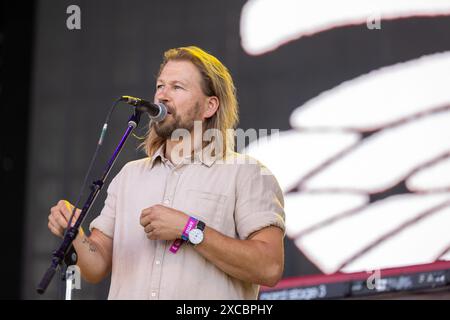 Josh Teskey dei Teskey Brothers durante il Bonnaroo Music and Arts Festival il 15 giugno 2024, a Manchester, Tennessee (foto di Daniel DeSlover/Sipa USA) Foto Stock