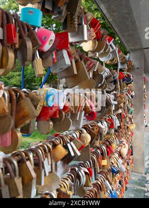 Lubiana ama i lucchetti nel Butcher's Bridge. Slovenia Foto Stock