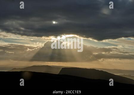 terra paludosa dell'irlanda valle nuvolosa Foto Stock