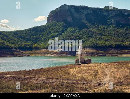 Sant Romà de Sau. Chiesa abbandonata del bacino idrico Giron. Girona, Spagna Foto Stock