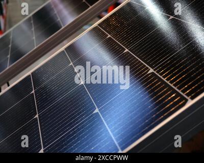 Pannello solare con compositi e tecnologia a gas per la penetrazione della luce solare Foto Stock