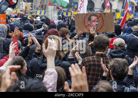 Bruxelles, Belgio. 16 giugno 2024. Questa immagine mostra una marcia contro il fascismo e i partiti politici di destra, domenica 16 giugno 2024 a Bruxelles. BELGA FOTO NICOLAS MAETERLINCK credito: Belga News Agency/Alamy Live News Foto Stock