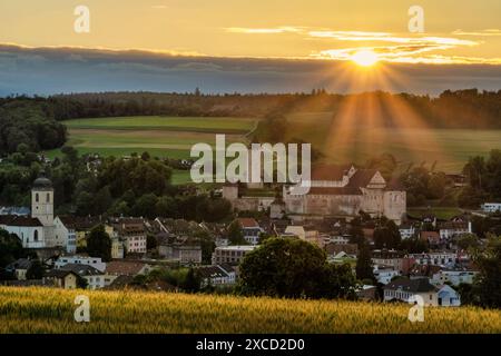 Pruntrut (Porrentruy) è una piccola città, comune politico e capitale dell'omonimo distretto nel cantone svizzero del Giura e dell'Ajoie Foto Stock