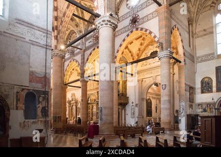 Cappella del Rosario di Domenico Curtoni del XVI secolo costruita per celebrare la vittoria nella Battaglia di Lepanto del 1571 nella navata sinistra Foto Stock